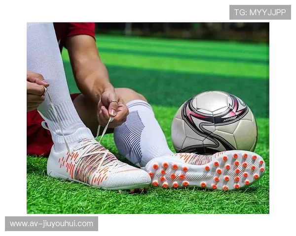 足球鸳鸯鞋短钉穿法解析如何选择适合自己的搭配方式